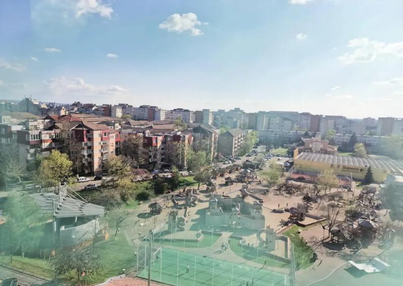 Vindem un apartament Panoramic - la 5 minute de mers pe jos la toate! - 3