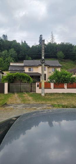 De Vanzare Casa spatioasa cu teren generos - 7