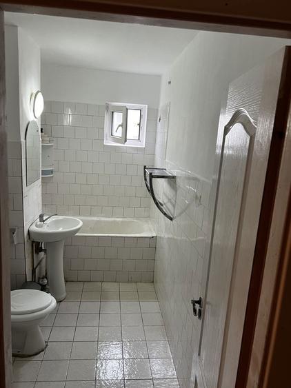 Inchiriez apartament 3 camere semi-decomandat - 12