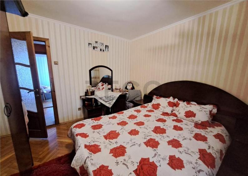 RECO Apartament cu trei camere decomandat - 14