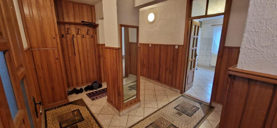 Apartament cu 4 camere decomandat, mobilat în Micro IV