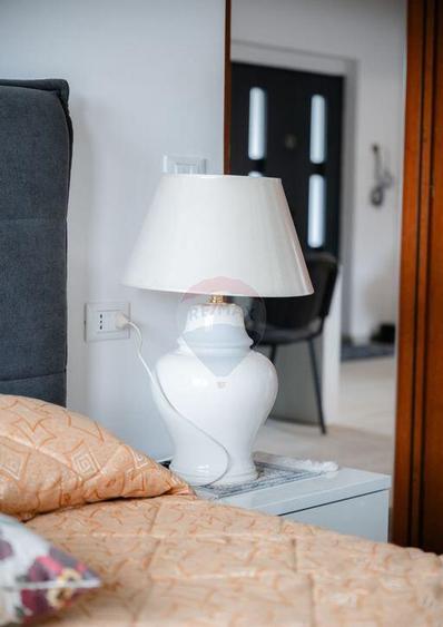 Casa / Vila cu 5 camere de vanzare - 5