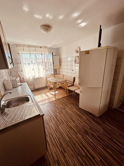 Apartament de vanzare - 3