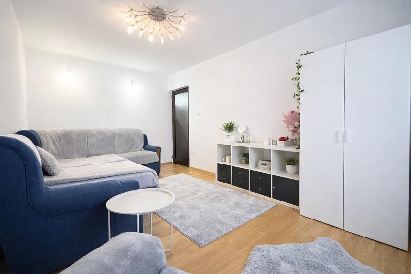 Apartament de vanzare, 3 camere, decomandat, zona Moara de Foc, Iasi - 1