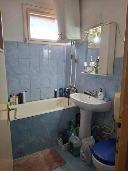 Vand apartament 2 camere Etaj 3 - 4