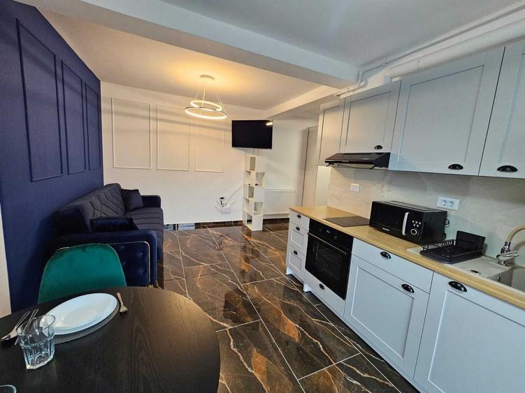 Etaj intermediar. Mobilat si utilat. NOU. - 1