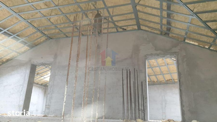 Casă cu 10 camere cu Teren 466 Mp în Ultracentral