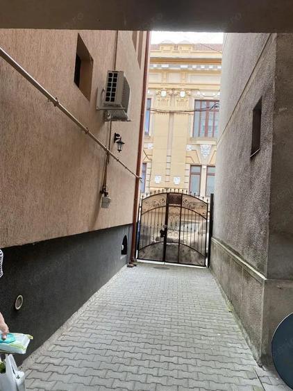 BRASADAS vinde casa pt locuit / afaceri zona ULTRACENTRALA. - 1