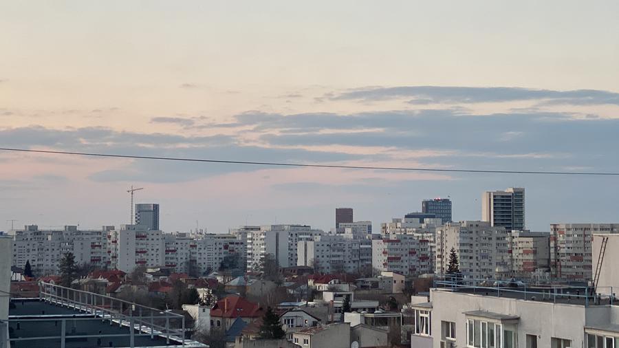 Banu Manta,moderna,curata,calduroasa,luminoasa - 2