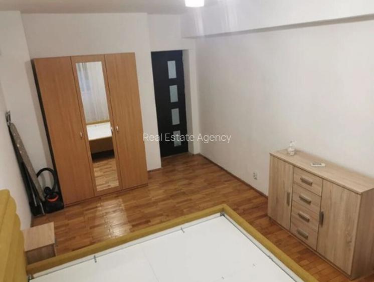 1 camera in zona Spitalului Judetean