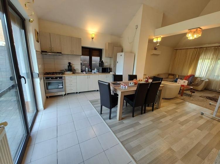 Oază de liniște cu "parc" privat în vatra satului - 6