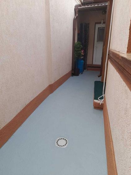 Casa mica renovata, in centrul orasului -ideal locuinta sau birou - 2