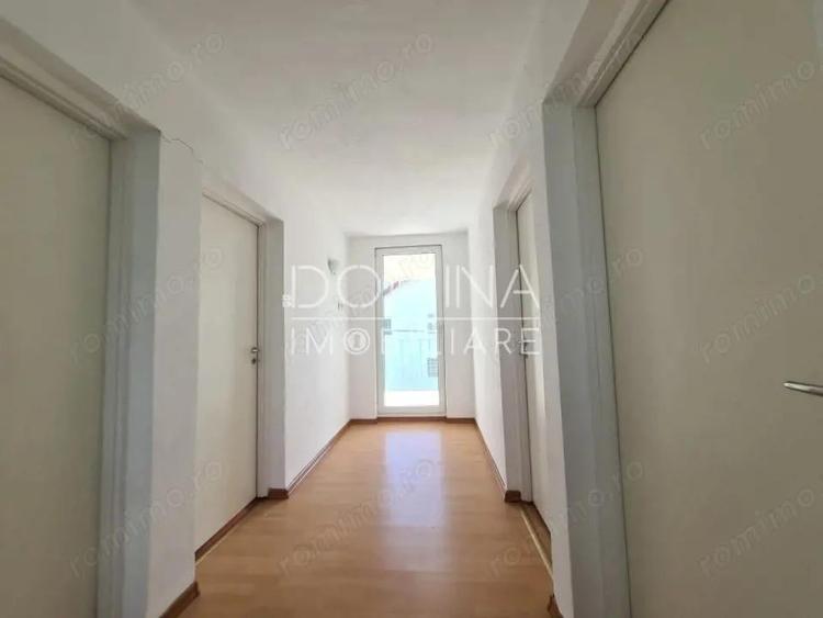 Vanzare proprietate multifunc?ionala, in Arcani, sat Sanate?ti - la DN 67 D - 9