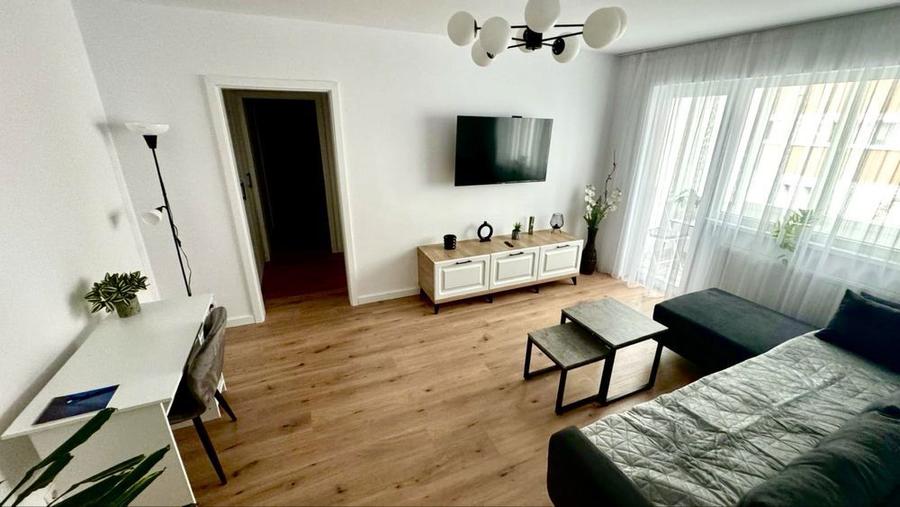 Apartament cu 2 camere semidecomandat în Cetate