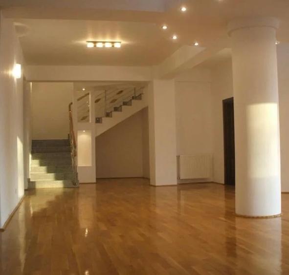 Duplex 350 mp/terasa/sauna/5 dormitoare la inchiriat - 2