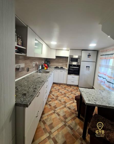 Casă cu 5 camere, S+P+Mansarda-zona centrală Oradea(Strada Primariei) - 7