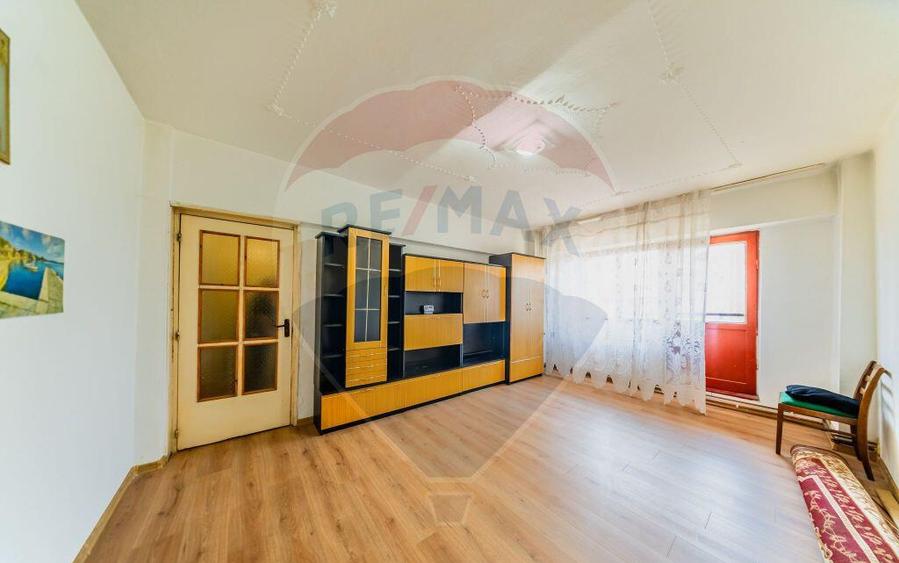 Apartament cu 2 camere de vanzare in zona UTA - 1