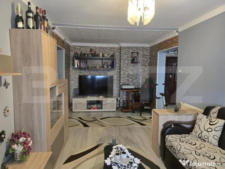 Apartament de vanzare, cu 3 camere, 81.,6 mp, zona Closca - 8