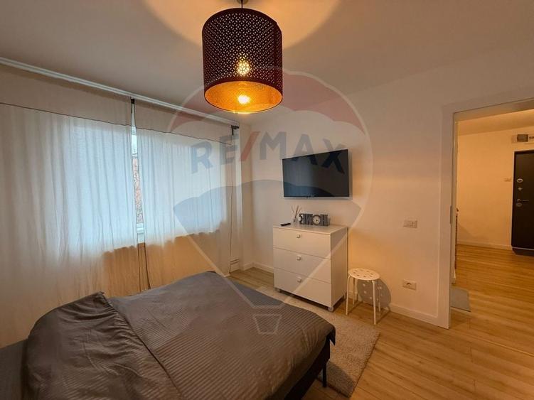 Apartament cu 2 camere de închiriat în zona 1 Mai - 12