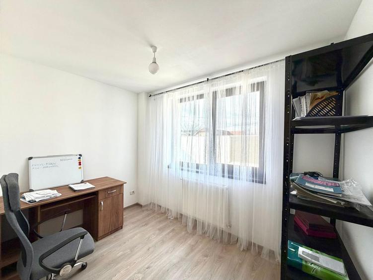 1100 e/ mp - Casa individuala  - 700 mp teren - la asfalt - Sacalaz - 9