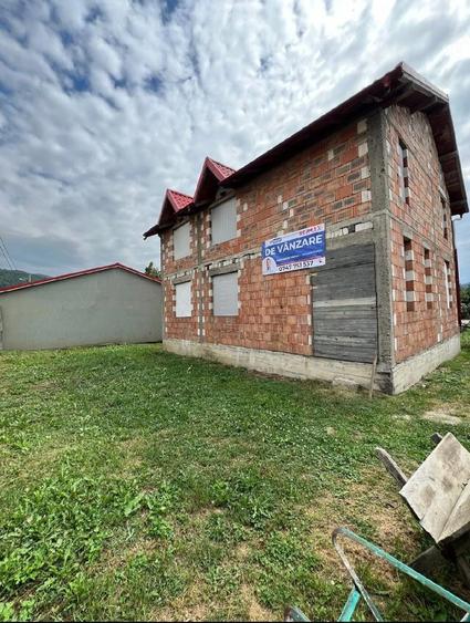 Vand casa la rosu , 160 m2, teren 250 m2 ,central,Gura Humorului - 5