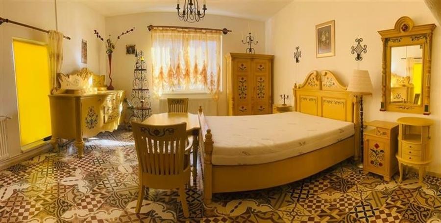 Corp de casa interbelica, mobilat si utilat, curte,  Centrul Istoric, Brasov - 10