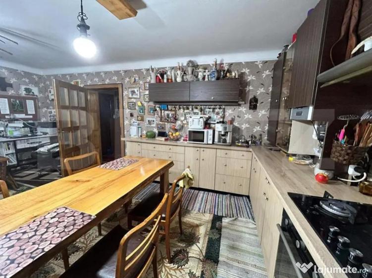 Casa pe 2 nivele , 240 mp , zona Draxlmaier - 10