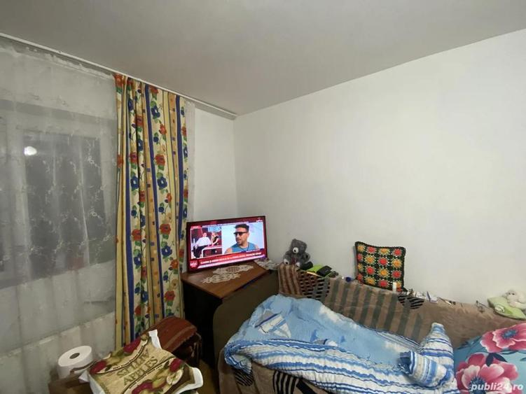 Proprietar vand garsoniera etaj1 UMT - 2