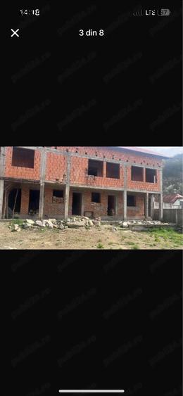 Casa de vanzare in zona lacul mic la strada principala,2 intrari curte foarte mare - 20