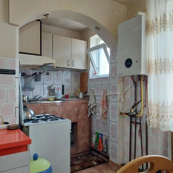 Vand apartament ultracentral, 4 camere, 2 bai, decomandat - 9