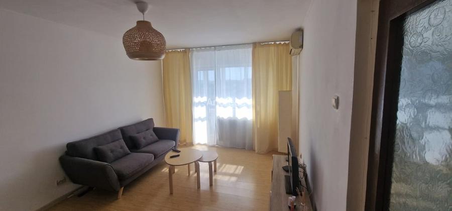 Proprietar vand apart 2 cam Proprietar vand apart 2 cam