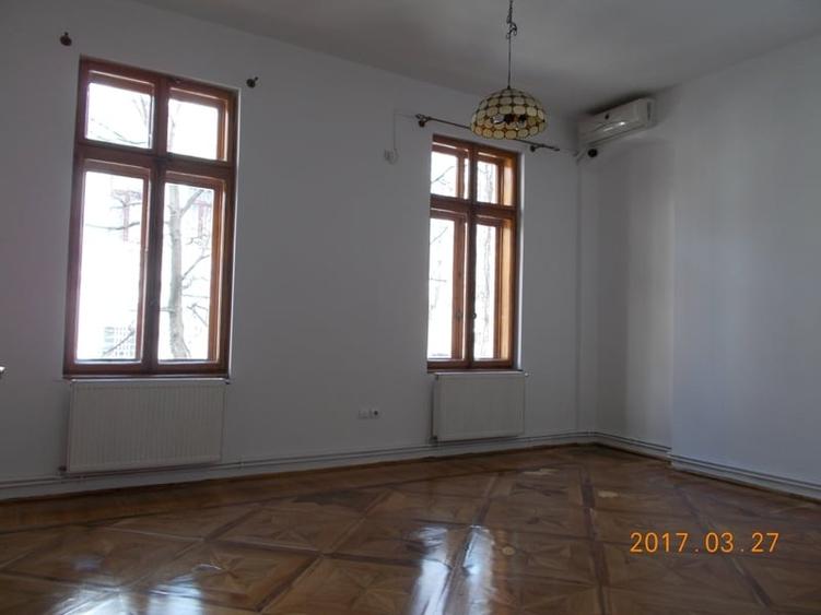 Ultracentral,Cismigiu, Stirbei Voda, vila interbelica,gradina, 7 camere, D+P/1+M - 2