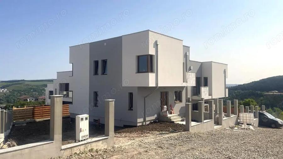 Casa de vanzare 150mp Vivo Floresti zona str Razoare - 1