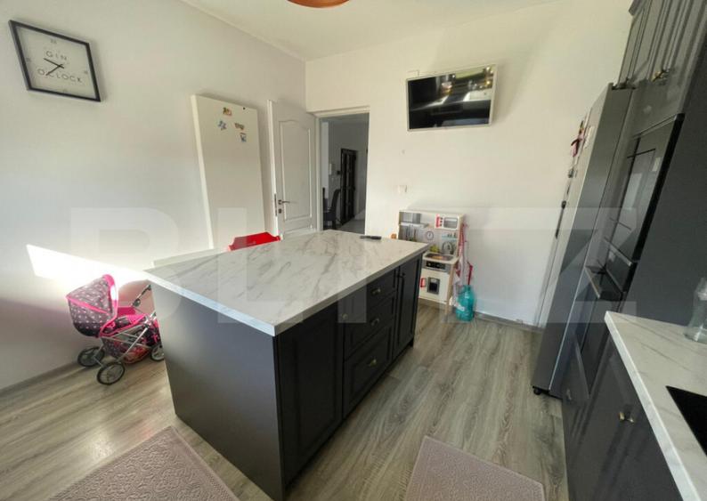 Casa familiala bine compartimentata cu garaj dublu - 11