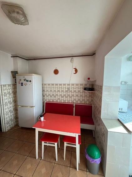Apartament 3 camere decomandat Poarta 6 - 11