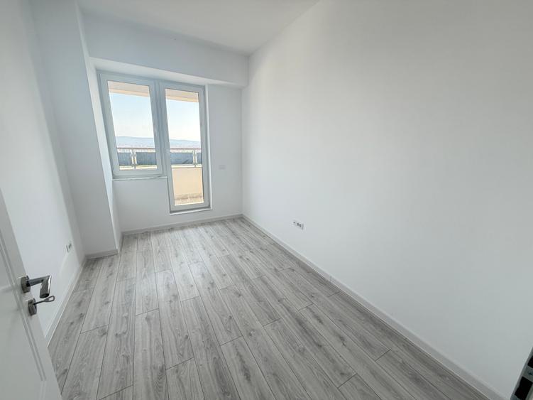 Penthouse cu 4 camere semidecomandat în Galata