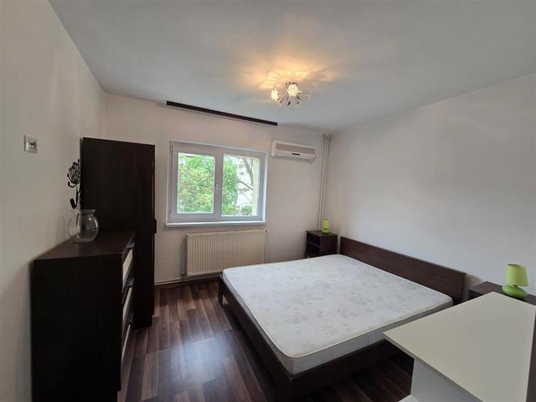 Apartament cu 3 camere decomandat în 9 Mai