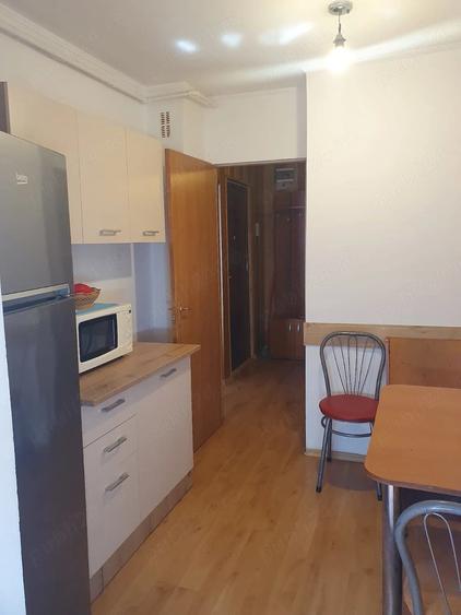 Inchiriez apartament 3 camere, zona M-uri. - 1
