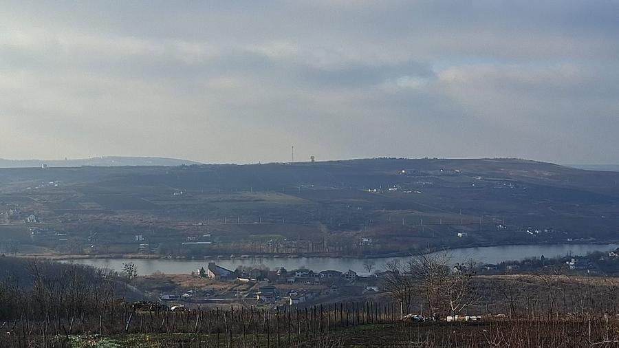 Teren Aroneanu 1000 mp | Vedere lac + oras | Intravilan - 1