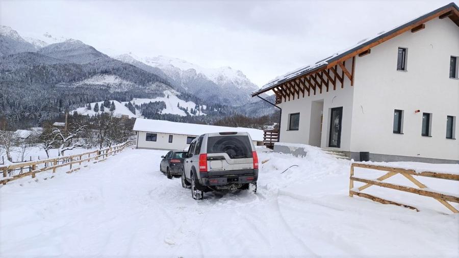 VAND COMPLEX TURISTIC IN BRAN LANGA PARTIA DE SCHI ZANOAGA - 3