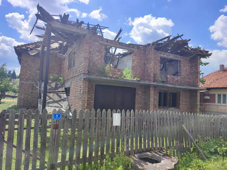 Teren cu potential urias-Renovezi, Reconstruiesti sau Demolezi. - 5