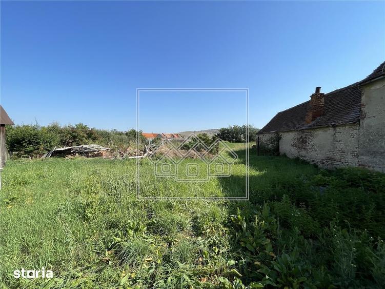 Casă cu 2 camere cu Teren 2162 Mp în Central