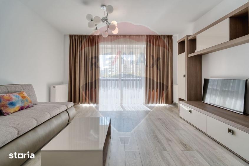 Apartament cu 3 camere decomandat, mobilat în Tractorul