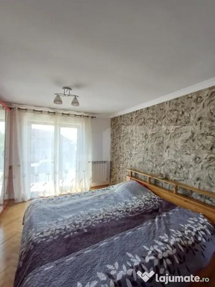 Casă cu 5 camere cu Teren 980 Mp în Mihai Viteazu