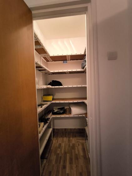 Apartament cu 3 camere decomandat în Valea Oltului