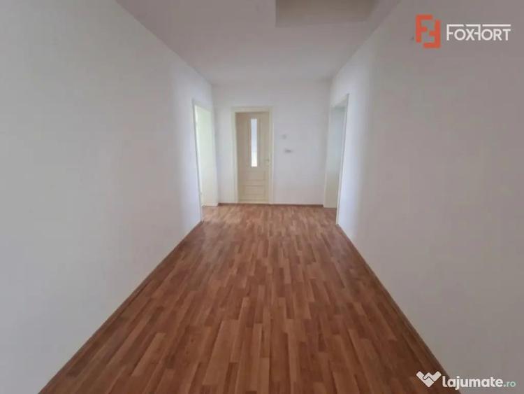 Casă cu 7 camere cu Teren 1439 Mp în Nord