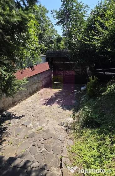Casă cu 5 camere cu Teren 840 Mp în Central