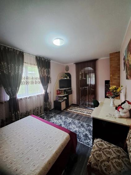 Casă cu 1 camere cu Teren 687 Mp în Vest