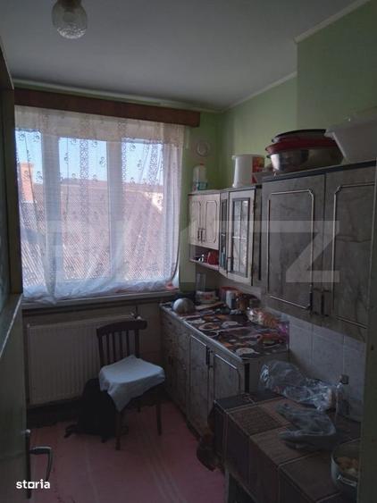 Apartament cu 3 camere semidecomandat în Central