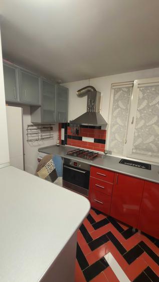 Apartament cu 3 camere decomandat în Exterior Vest